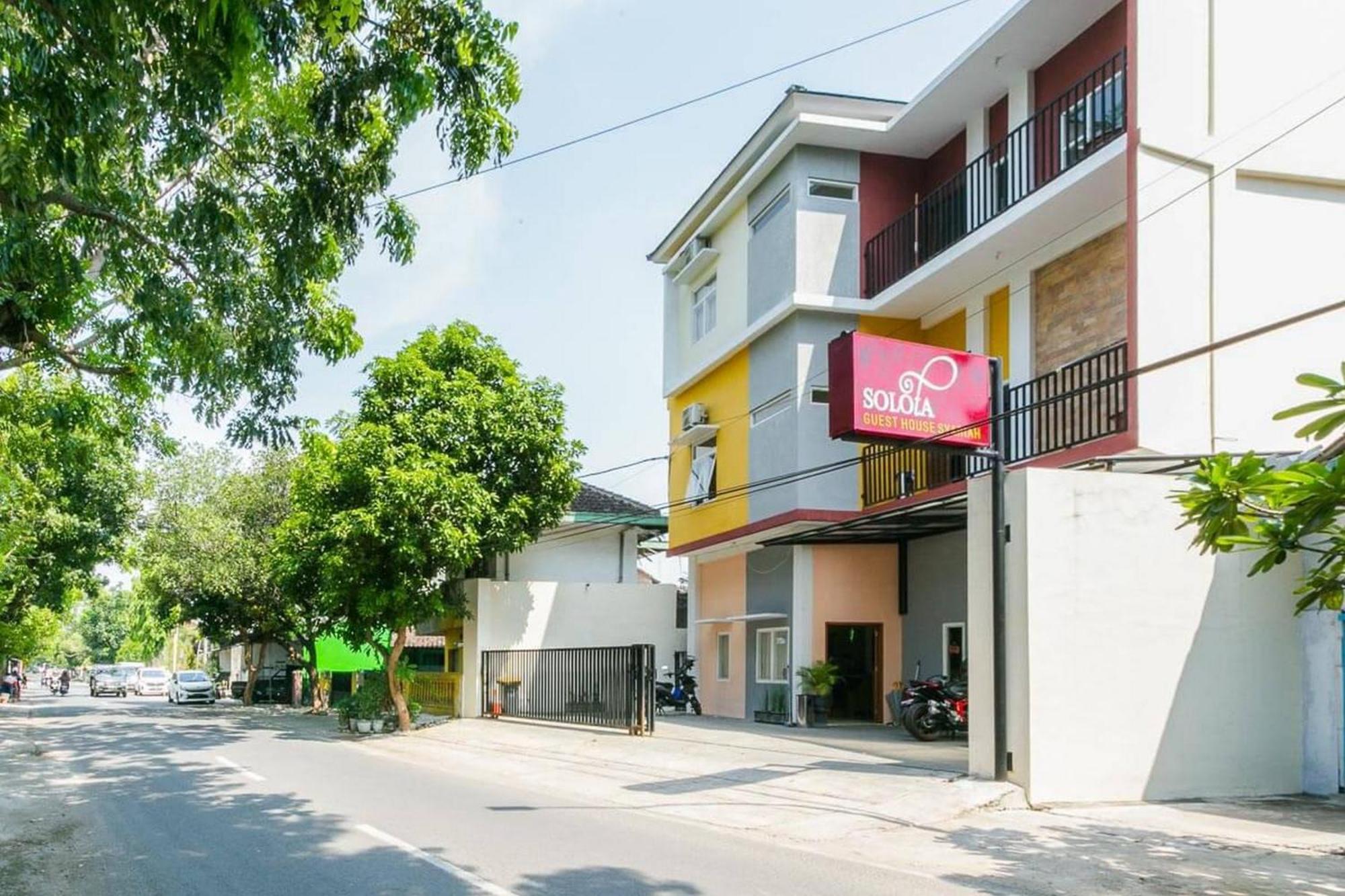 红多兹伊斯兰酒店-近普沃萨里火车站 Solo 外观 照片