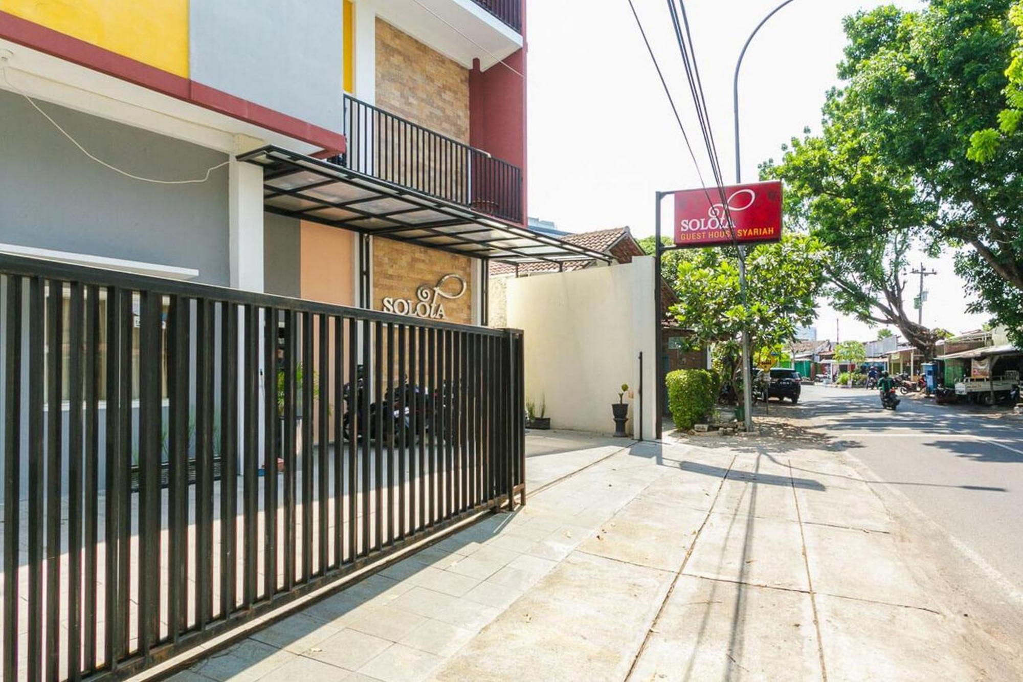 红多兹伊斯兰酒店-近普沃萨里火车站 Solo 外观 照片