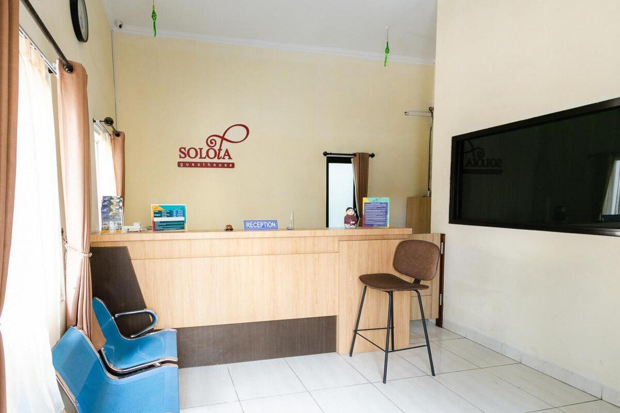 红多兹伊斯兰酒店-近普沃萨里火车站 Solo 外观 照片